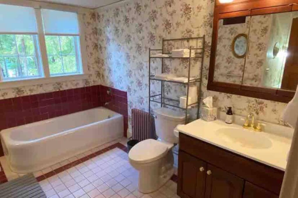 The Hillside B&B. Home W/ Breakfast Service! Wisconsin Dells Exterior photo